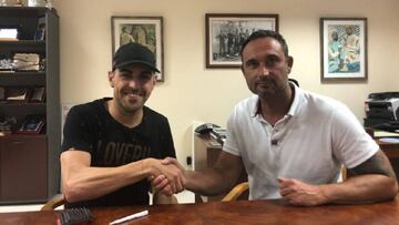 Oficializaci&oacute;n del fichaje de Carlos Castro por parte del Mallorca.