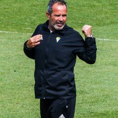 Cervera: "Intentaremos recuperar la identidad del Cádiz"