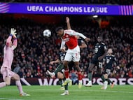 Soccer Football - UEFA Champions League - Arsenal v Bayern Munich - Emirates Stadium, London, Britain - November 26, 2025 Arsenal's Cristhian Mosquera heads at goal Action Images via Reuters/Peter Cziborra