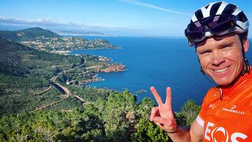 Chris Froome se hace una foto durante una salida en bicicleta por los alrededores de Mónaco.