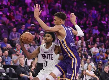 'Scoot' Henderson, nuevo líder del equipo Ignite de la G League, frente a Victor Wembanyama (Metropolitans 92) en un encuentro en Las Vegas