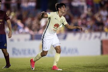 En total 32 futbolistas han vestido la camiseta de América y Pumas.