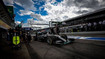 Hamilton y el muro de Mercedes, durante el GP de Alemania.