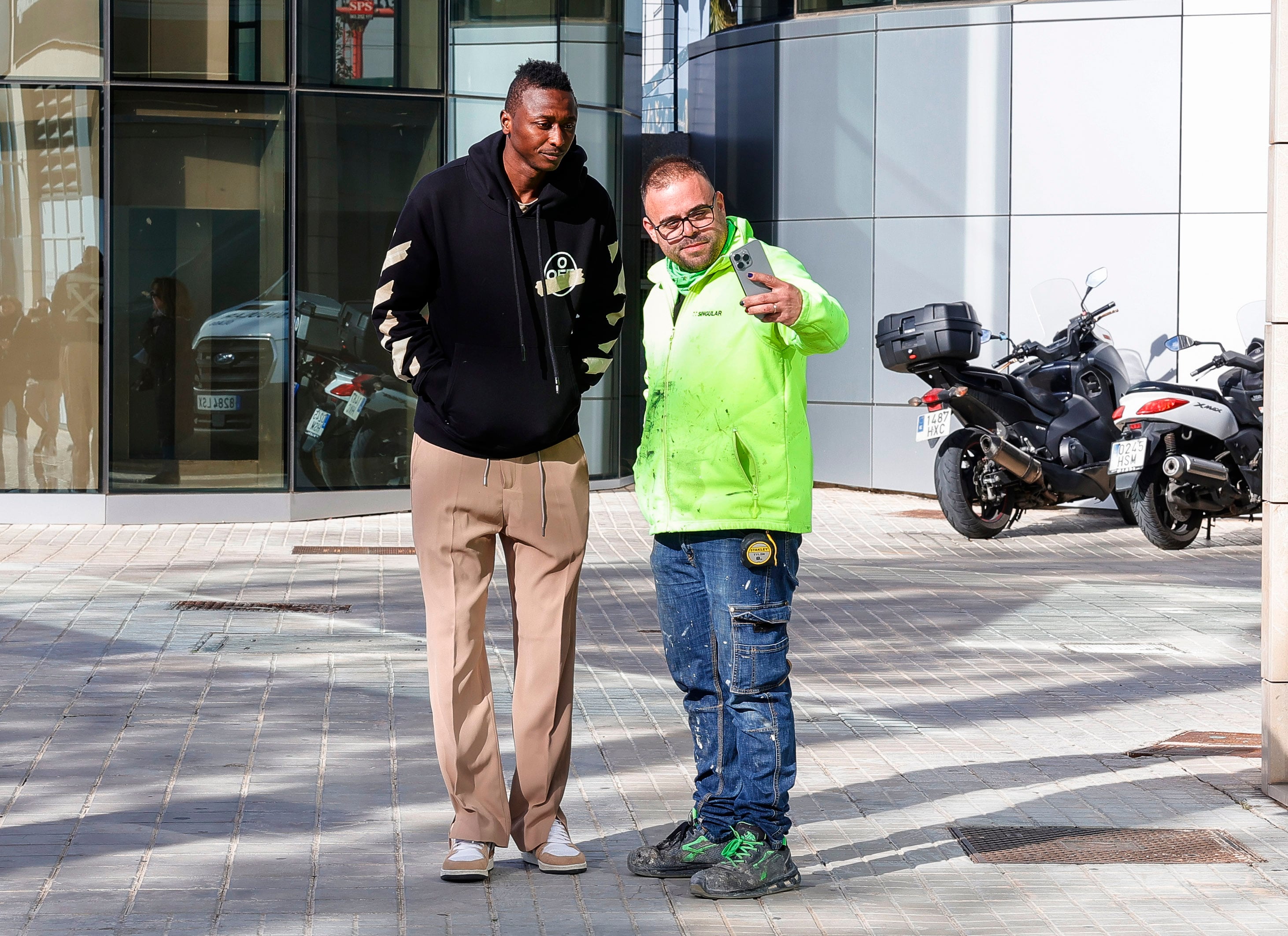 El primer gol de Sadiq en Primera se lo marcó al Elche