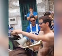 Casillas de fiesta en su pueblo: baila y dirige la orquesta