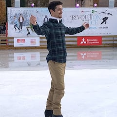 Javi Fernández inaugura su pista de hielo en Colón
