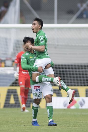 Los Panzas Verdes le dieron toque a los Pumas en Ciudad Universitaria, goles de JJ Macías, Ángel Mena y Vinicio Angulo dejaron tendidos a los universitarios que descontaron por Carlos González.
Ángel Mena en 8 partidos lleva 7 goles y 6 asistencias, el hombre del momento le pertenece al León.