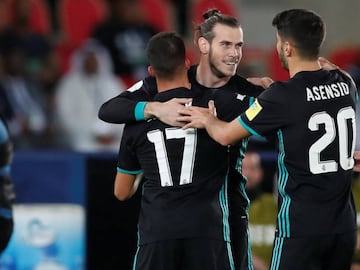 Soccer Football - FIFA Club World Cup Semi Final - Al Jazira vs Real Madrid - Zayed Sports City Stadium, Abu Dhabi, United Arab Emirates - December 13, 2017   Real Madrid&rsquo;s Gareth Bale celebrates scoring their second goal with teammates   REUTERS/Matthew Childs