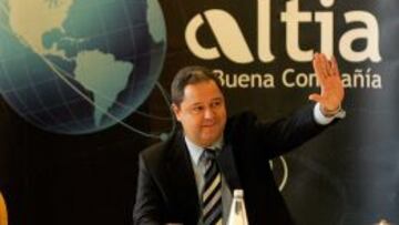 Además de ser el cuarto accionista, Tino llevará a varios empresarios en su candidatura.