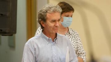 Fernando Sim車n, a una periodista tras una rueda de prensa: "No fuiste mucho a clase"