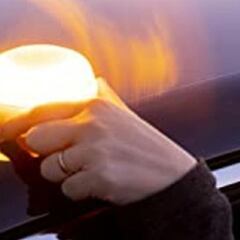 Luz V16 de la DGT: ¿qué tipos hay, cuáles son las diferencias y dónde se pueden comprar?