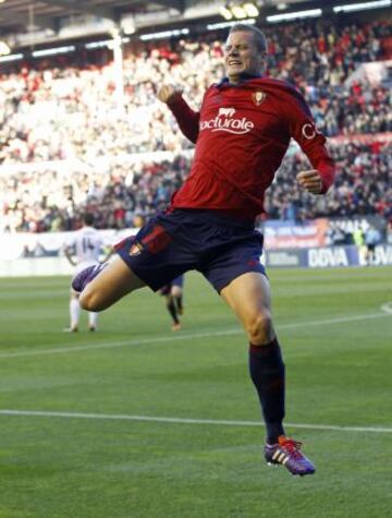 Oriol Riera celebra el 1-0.