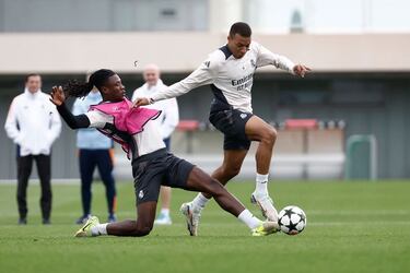 Camavinga y Mbappé durante el entrenamiento. 