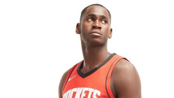 LAS VEGAS, NEVADA - AUGUST 14: Usman Garuba #16 of the Houston Rockets poses for a portrait during the 2021 NBA rookie photo shoot on August 14, 2021 in Las Vegas, Nevada. (Photo by Joe Scarnici/Getty Images)
 PUBLICADA 16/09/21 NA MA26 2COL