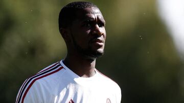 Cristian Zapata, defensor del Mil&aacute;n. 