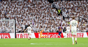 Kylian Mbappé marca el 1-0 al Barcelona. 