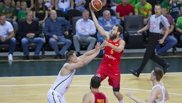 Sergio Rodr&iacute;guez entra a canasta.