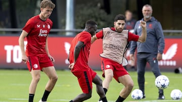 Rotterdam (Netherlands), 18/09/2023.- (L-R) Mats Wieffer, Yankuba Minteh, Alireza Jahanbakhsh, and John de Wolf of Feyenoord attend a training session in Rotterdam, the Netherlands, 18 September 2023. Feyenoord Rotterdam will face Celtic FC on 19 September in their UEFA Champions League group stage match. (Liga de Campeones, Países Bajos; Holanda) EFE/EPA/OLAF KRAAK