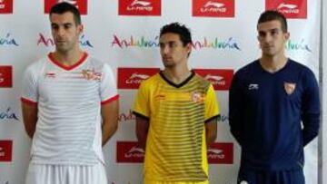 El Sevilla presenta la camiseta de 'Europa League'