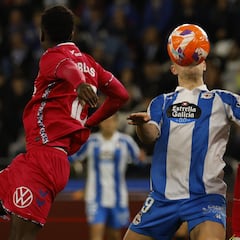 El Depor no resuelve el dilema del ‘9’