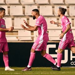 El Burgos pierde la imbatibilidad ante el Mirandés, pero gana con diez jugadores