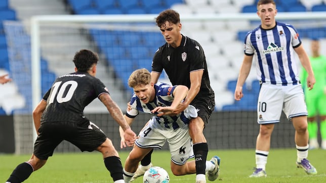 Embarba sale al rescate del Almería en Anoeta