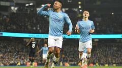 Gabriel Jesús sostiene a un Manchester City rendido