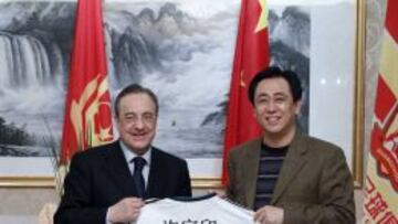 Florentino P&eacute;rez con Xu Jiayin, presidente del Grupo Evergrande, en China. 