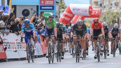 El ciclista belga Jasper Philipsen celebra su victoria en la tercera etapa del Tour de Turqu&iacute;a.
