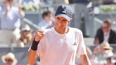 Rafa Jódar celebra un punto durante su partido de octavos de final del Madrid Open frente a Vit Kopriva.