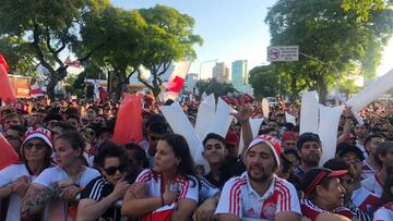 Cálida y numerosa bienvenida a River en el Monumental