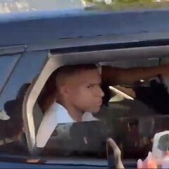 Mbappé frenzy: Real Madrid fans mob car outside training facility