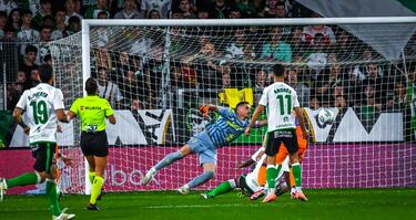 Villalibre y Jeremy sacan al Racing del atasco