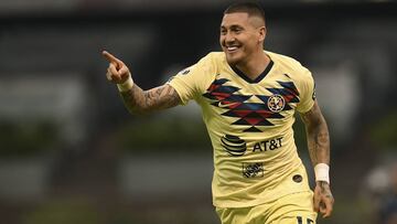 Nicol&aacute;s Castillo festejando un gol con Am&eacute;rica. 