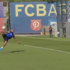 Lujos, voleas y goles: el video que el Barça dedicó a Vidal