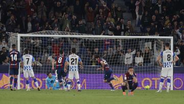 06/05/22 PARTIDO PRIMERA DIVISION JORNADA 35
 LEVANTE - REAL SOCIEDAD
 SEGUNDO GOL PENALTI GONZALO MELERO 2-1 JOSE LUIS MORALES 