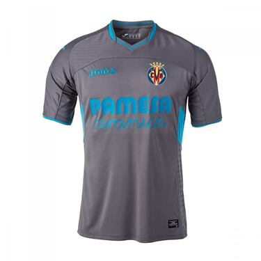 Proponen en redes diseño para playeras de Cruz Azul con nueva marca