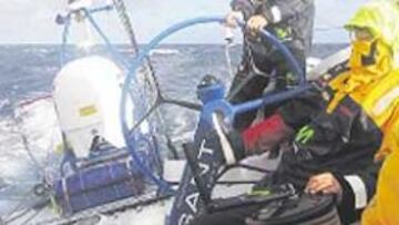 <b>DURÍSIMO. </b>El duro trabajo en cubierta se trasladó dentro del casco.