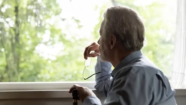 Una jubilada de 92 años entra a una tienda para arreglar su móvil y sale con 4.500 euros en deudas: “Fueron estafados”