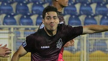 El defensor mexicano marcó el definitivo 2-1 ante el Estoril, duelo correspondiente a su primer partido en la fase de grupos de la competición copera.