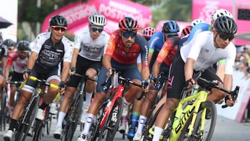 Colombian cyclist Nairo Quintana (R) competes during the Ruta de Colombia championship in Bucaramanga, Colombia on February 5, 2023. (Photo by Jaime MORENO VARGAS / AFP) (Photo by JAIME MORENO VARGAS/AFP via Getty Images)