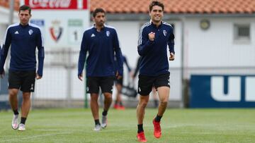 Javi Martínez, en un entrenamiento en Tajonar