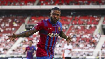 Memphis celebra uno de su goles en la pretemporada.