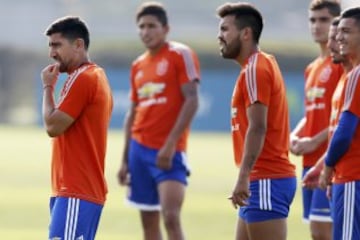 El jugador de Universidad de Chile David Pizarro durante la practica matutina en el CDA de Santiago, Chile.