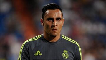 The Telegraph informó que los agentes del portero costarricense estarían en pláticas con el Manchester United para buscar un lugar entre sus filas.