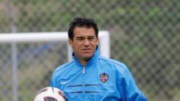 Luis García: "No estamos salvados, queda mucho"