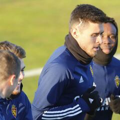 Narváez se ejercita con el grupo y podrá jugar ante el Logroñés