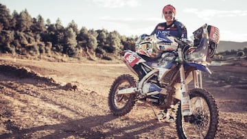 Sara Garc&iacute;a con la Yamaha.