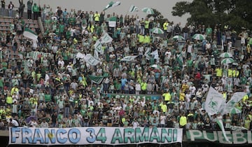 Gran recibimiento de la hinchada de Nacional 