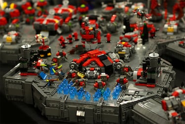 Más de 4 metros de Starcraft construidos con LEGO